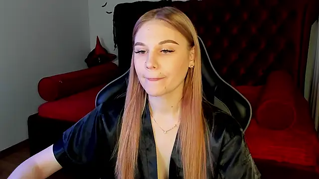 Snapshot of AriaWell chatting on November 10, 2025, 5:18 pm AriaWell online show from November 10, 2025, 5:18 pm