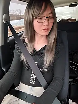 takusaki223 online show from April 6, 2026, 12:39 am