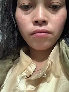 Snapshot of Halyy_xx chatting on January 13, 2026, 11:08 pm Halyy xx online show from January 13, 2026, 11:08 pm