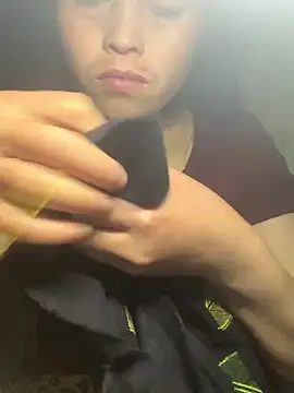 Snapshot of Halyy_xx chatting on March 22, 2026, 1:23 pm Halyy xx online show from March 22, 2026, 1:23 pm