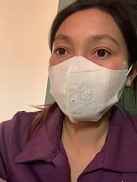 Snapshot of Halyy_xx chatting on March 30, 2026, 3:52 am Halyy xx online show from March 30, 2026, 3:52 am