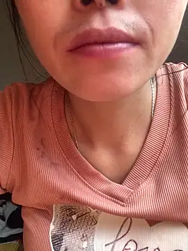 Snapshot of Halyy_xx chatting on March 20, 2026, 3:40 am Halyy xx online show from March 20, 2026, 3:40 am