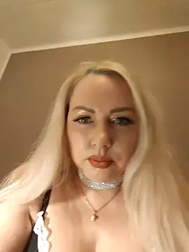 MarinaMargo online show from November 10, 2025, 9:31 pm