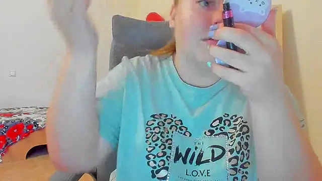 Snapshot of Liza-Mendez chatting on November 4, 2025, 6:39 am Liza-Mendez online show from November 4, 2025, 6:39 am