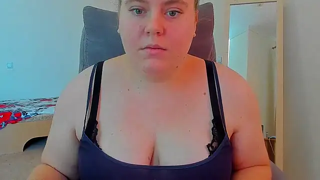 Snapshot of Liza-Mendez chatting on November 12, 2025, 8:18 am Liza-Mendez online show from November 12, 2025, 8:18 am