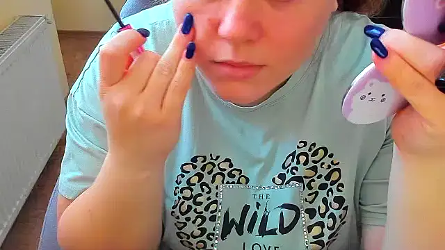 Snapshot of Liza-Mendez chatting on November 25, 2025, 6:25 am Liza-Mendez online show from November 25, 2025, 6:25 am