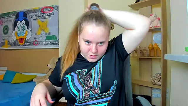 Snapshot of Liza-Mendez chatting on November 11, 2025, 6:19 am Liza-Mendez online show from November 11, 2025, 6:19 am