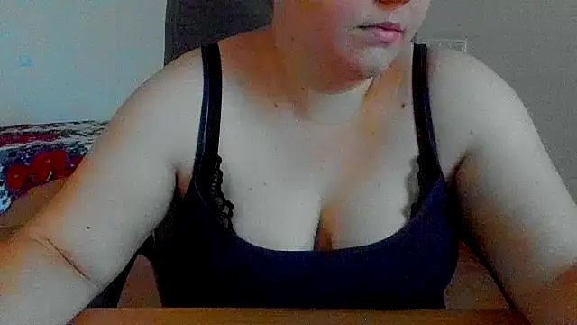 Snapshot of Liza-Mendez chatting on October 3, 2025, 5:31 am Liza-Mendez online show from October 3, 2025, 5:31 am