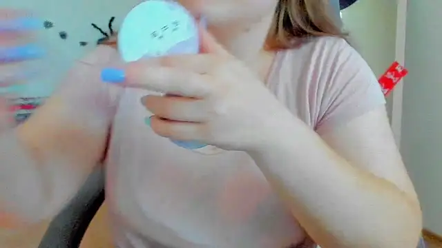 Snapshot of Liza-Mendez chatting on October 27, 2025, 6:14 am Liza-Mendez online show from October 27, 2025, 6:14 am