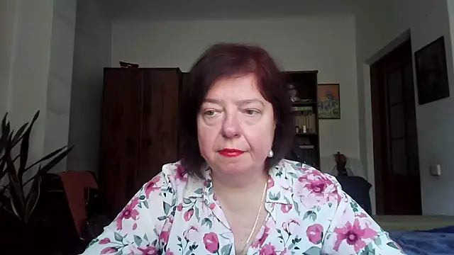 Snapshot of Violet_Pulse chatting on May 2, 2026, 9:14 am Violet Pulse online show from May 2, 2026, 9:14 am