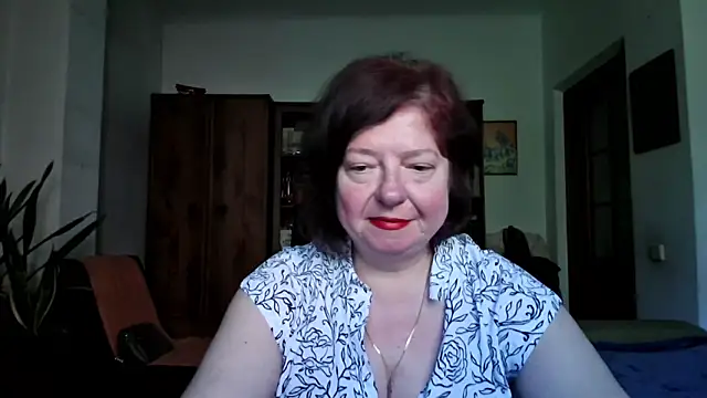 Snapshot of Violet_Pulse chatting on May 28, 2026, 12:22 pm Violet Pulse online show from May 28, 2026, 12:22 pm