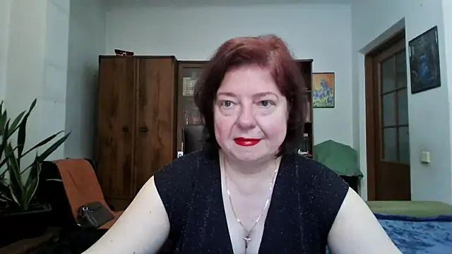 Snapshot of Violet_Pulse chatting on May 27, 2026, 4:03 pm Violet Pulse online show from May 27, 2026, 4:03 pm