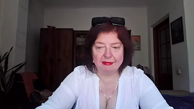 Snapshot of Violet_Pulse chatting on May 22, 2026, 8:01 am Violet Pulse online show from May 22, 2026, 8:01 am