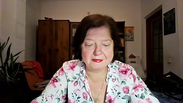 Violet Pulse online show from November 8, 2025, 4:21 pm