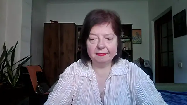 Snapshot of Violet_Pulse chatting on April 26, 2026, 10:56 am Violet Pulse online show from April 26, 2026, 10:56 am