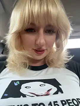 Snapshot of RonnieKiss chatting on June 20, 2026, 9:03 am RonnieKiss online show from June 20, 2026, 9:03 am