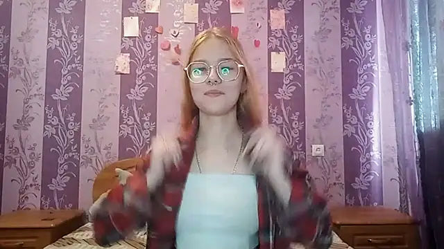 Snapshot of Lutangogansit chatting on November 17, 2025, 7:01 am Lutangogansit online show from November 17, 2025, 7:01 am