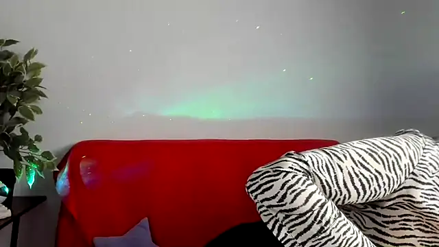 LilaWinks online show from September 22, 2025, 12:22 pm