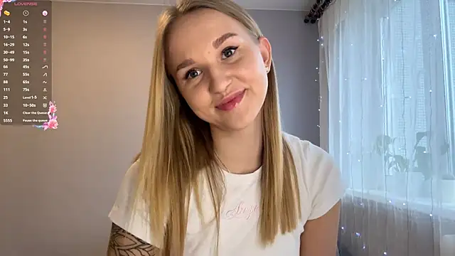 TanekaBoitel online show from December 2, 2025, 11:23 am