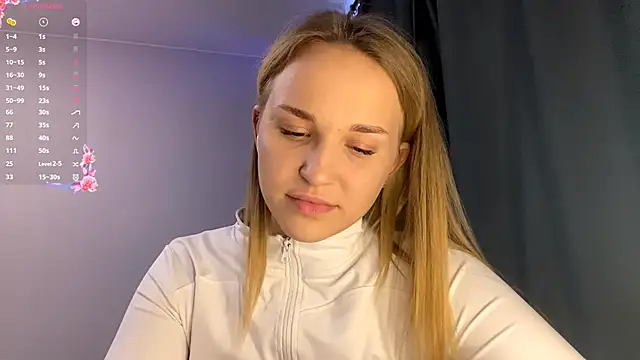 Snapshot of TanekaBoitel chatting on October 22, 2025, 11:31 am TanekaBoitel online show from October 22, 2025, 11:31 am