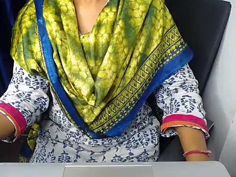 Snapshot of priya_gupta7 chatting on October 2, 2025, 1:36 pm priya gupta7 online show from October 2, 2025, 1:36 pm