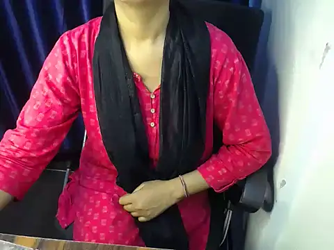Snapshot of priya_gupta7 chatting on October 18, 2025, 1:46 pm priya gupta7 online show from October 18, 2025, 1:46 pm