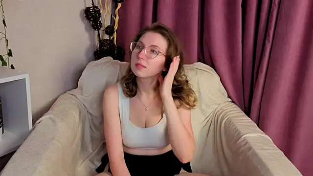 DaliaRadtke online show from November 10, 2025, 6:13 pm