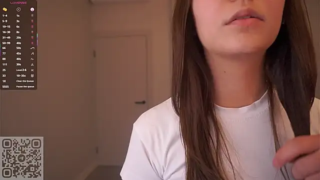 Snapshot of AdrianaCoenen chatting on October 13, 2025, 6:42 pm AdrianaCoenen online show from October 13, 2025, 6:42 pm