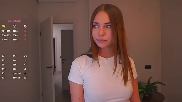 Snapshot of AdrianaCoenen chatting on November 4, 2025, 6:22 pm AdrianaCoenen online show from November 4, 2025, 6:22 pm