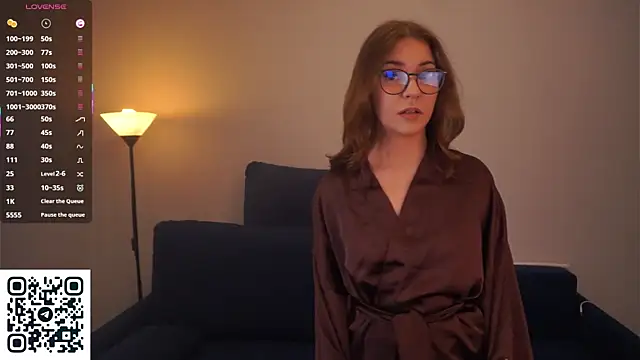 Snapshot of AdrianaCoenen chatting on October 30, 2025, 5:43 pm AdrianaCoenen online show from October 30, 2025, 5:43 pm