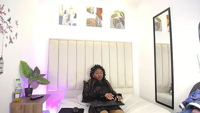 onyx ebony online show from November 8, 2025, 1:25 pm