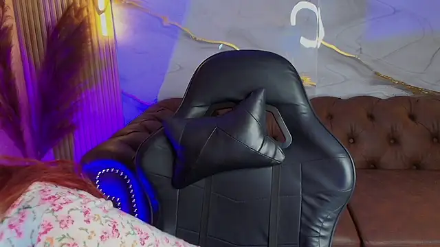 Snapshot of mia_tf chatting on November 5, 2025, 1:58 pm mia tf online show from November 5, 2025, 1:58 pm