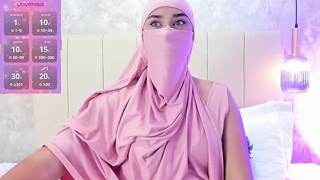 Snapshot of Daksha_a chatting on October 21, 2025, 6:40 pm Daksha a online show from October 21, 2025, 6:40 pm