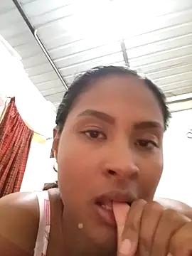 Snapshot of _Canella_ chatting on September 25, 2025, 2:17 am  Canella  online show from September 25, 2025, 2:17 am