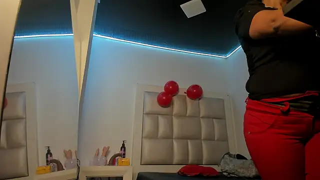 Snapshot of peyton__wat chatting on June 27, 2026, 12:00 pm peyton wat online show from June 27, 2026, 12:00 pm