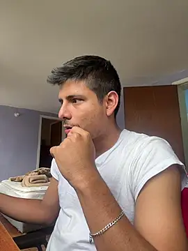 Snapshot of AnotherJuan_ chatting on October 3, 2025, 1:23 pm AnotherJuan online show from October 3, 2025, 1:23 pm