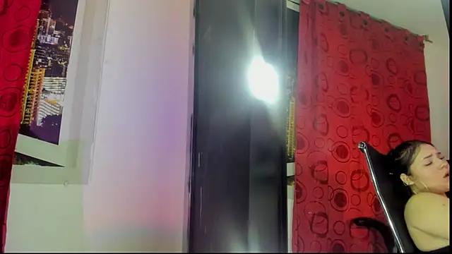 Snapshot of Rose_and_denisse chatting on October 4, 2025, 7:10 am Rose and denisse online show from October 4, 2025, 7:10 am