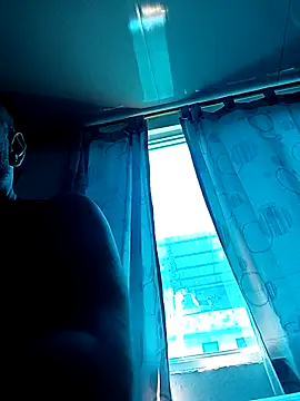 Snapshot of AlejoLatino chatting on September 22, 2025, 7:42 pm AlejoLatino online show from September 22, 2025, 7:42 pm