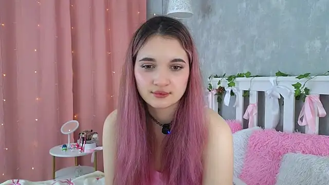 vivyboo111 online show from May 19, 2026, 9:00 pm
