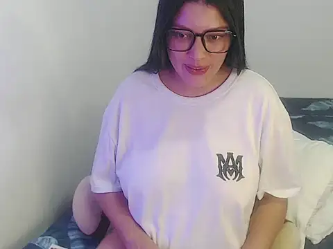 Snapshot of ImSweetLips chatting on October 4, 2025, 10:00 pm ImSweetLips online show from October 4, 2025, 10:00 pm