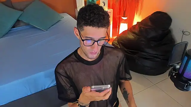 Snapshot of Alex_Russoo chatting on September 25, 2025, 3:56 am Alex Russoo online show from September 25, 2025, 3:56 am
