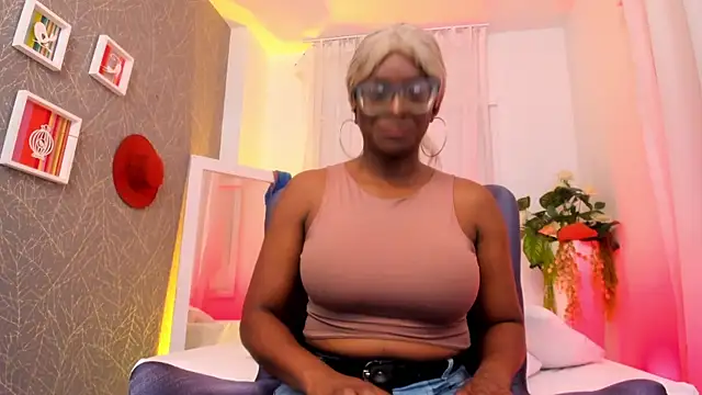 LolaJenkinss online show from October 21, 2025, 12:32 am