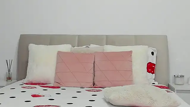 Snapshot of BeTy0 chatting on September 27, 2025, 8:37 pm BeTy0 online show from September 27, 2025, 8:37 pm