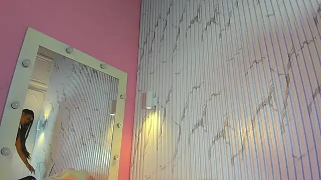 Missdionne curly online show from November 27, 2025, 10:59 am