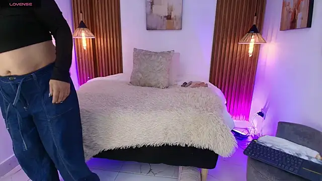 Snapshot of EvaGoddess_ chatting on April 13, 2026, 4:44 pm EvaGoddess online show from April 13, 2026, 4:44 pm