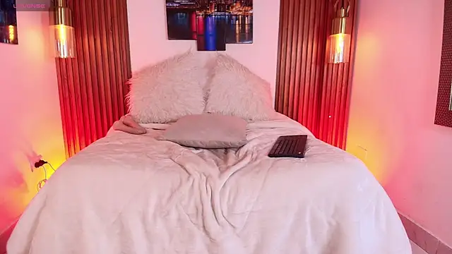 Snapshot of EvaGoddess_ chatting on November 19, 2025, 7:36 pm EvaGoddess online show from November 19, 2025, 7:36 pm