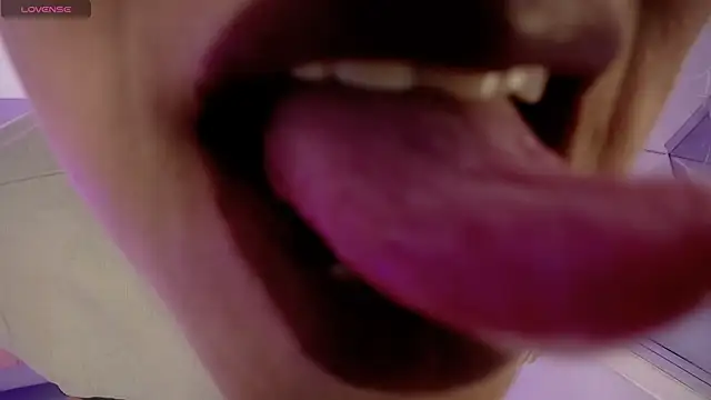 Snapshot of EvaGoddess_ chatting on December 5, 2025, 4:49 pm EvaGoddess online show from December 5, 2025, 4:49 pm