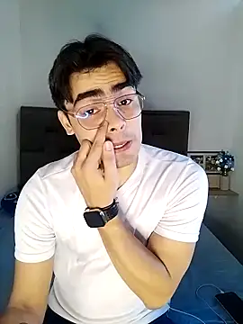 Snapshot of Mason_grey chatting on November 27, 2025, 6:19 pm Mason grey online show from November 27, 2025, 6:19 pm