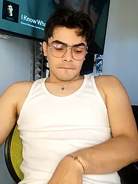 Snapshot of Mason_grey chatting on November 10, 2025, 2:44 pm Mason grey online show from November 10, 2025, 2:44 pm