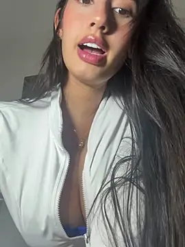 Snapshot of Julieta_Duque chatting on July 25, 2026, 3:36 am Julieta Duque online show from July 25, 2026, 3:36 am